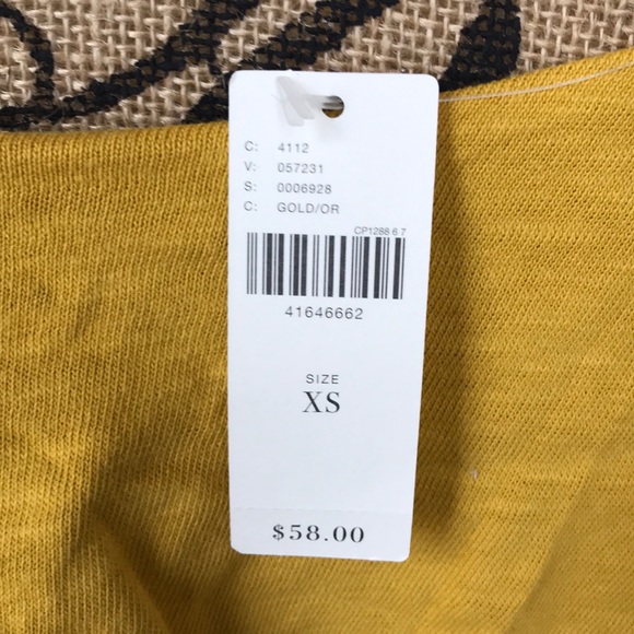 Gorgeous off the shoulder Anthropologie top NWT - Picture 3 of 3